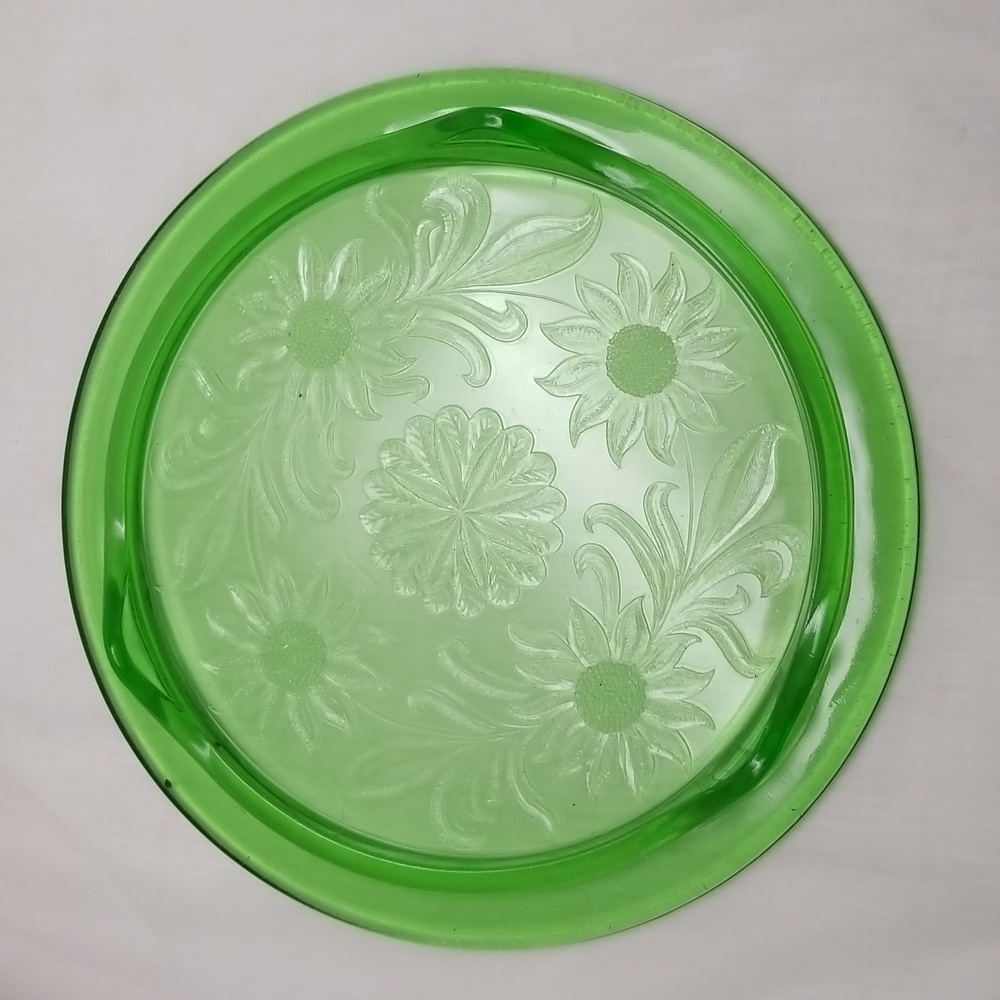 Depression Jeannette Sunflower Uranium Cake Plate - Picture 3 of 16